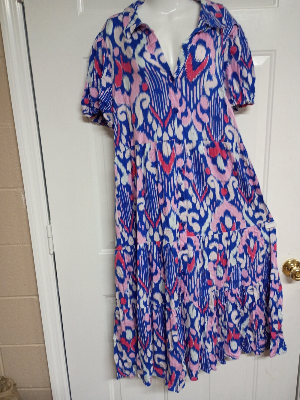 π€ π¦crown & ivy Blue Pink Abstract Maxi Dress - Picture 8 of 13